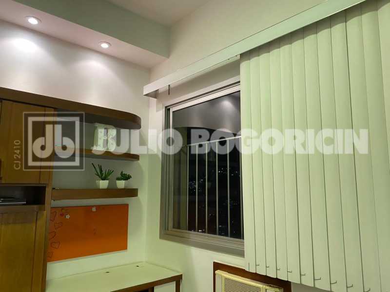 11FrenteColegioMilitar3quartos - 11