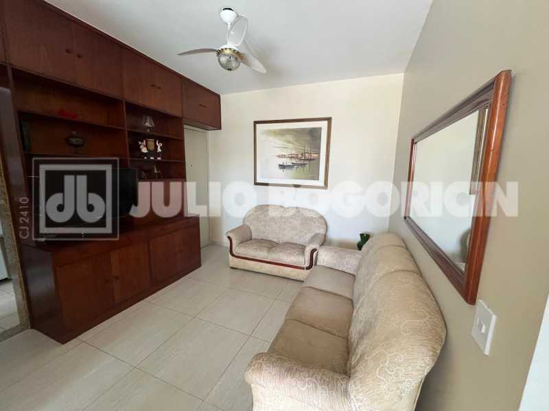 f96de647-fe81-47d0-be73-a77115 - 12