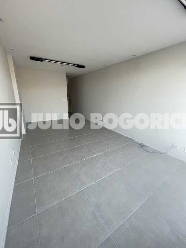 67CB78CD-4A07-4C12-8CC1-3D9163 - 4