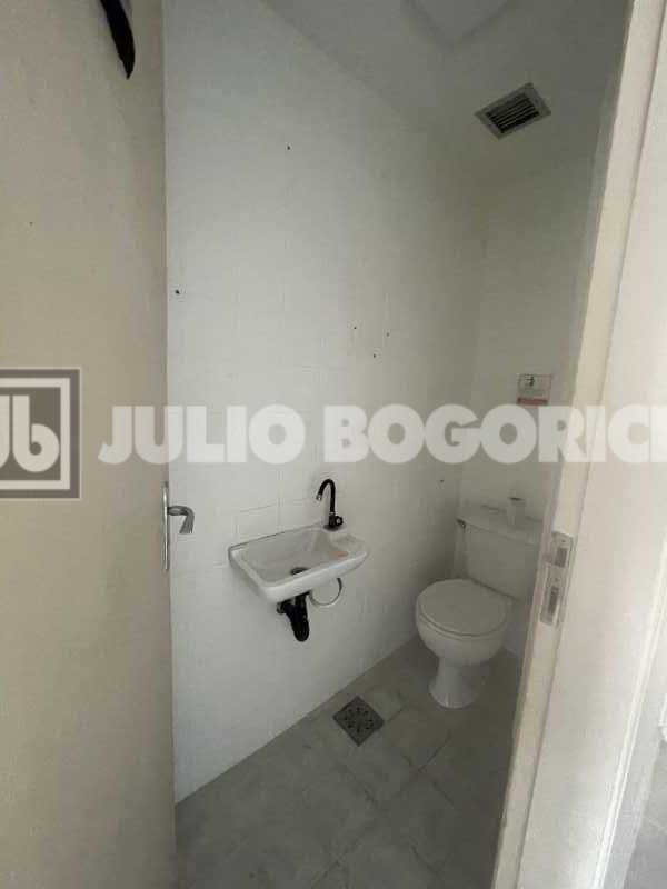 82076507-9928-4D5B-8188-7FA765 - 12