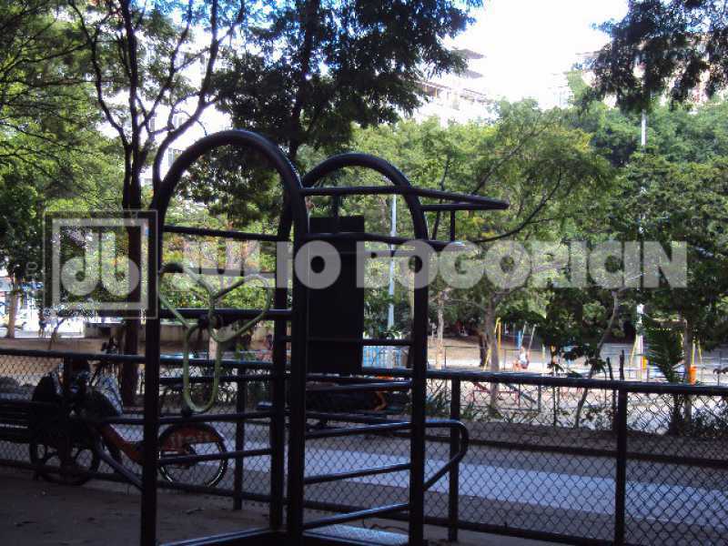 26AFONSO PENA - AO LADO METRÔ - 26