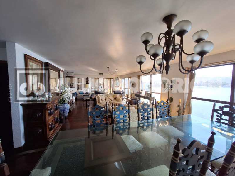 WhatsApp Image 2025-04-12 at 1 - 5