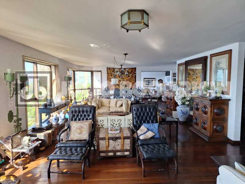 WhatsApp Image 2025-04-12 at 1 - 13