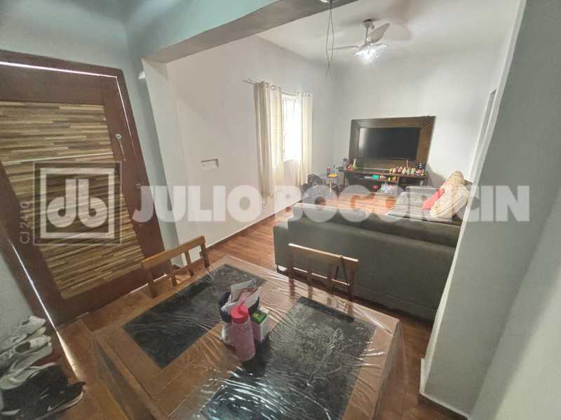 4a55d7ec-892d-490d-97f8-a1f16a - 4