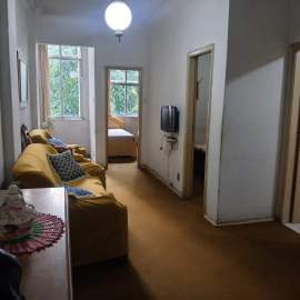 Oportunidade - Apartamento á venda, em Uruguai, frente, Sala, 2 quartos, dependências, condomínio barato. - JBT207093
