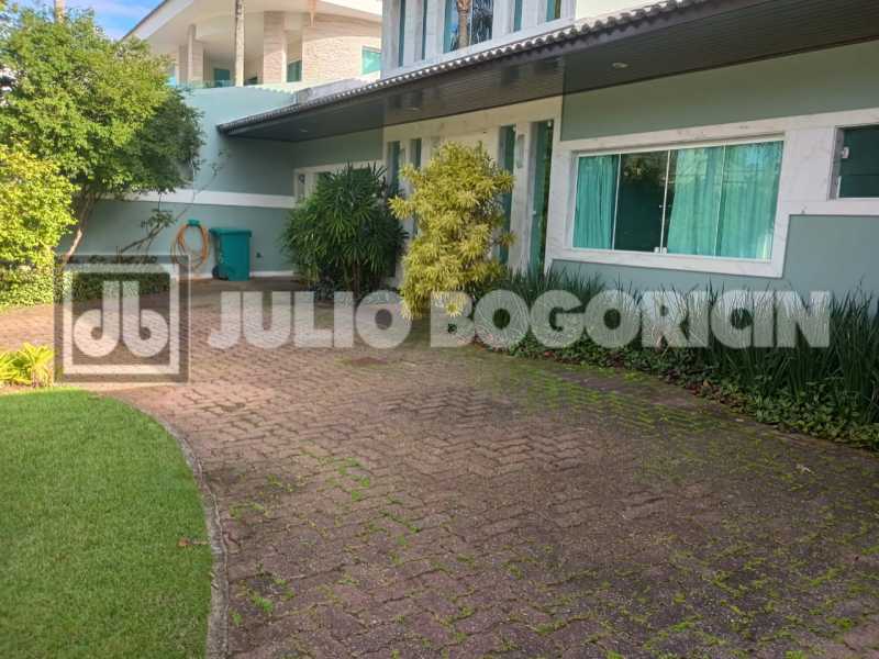 FRENTE CASA. - 3