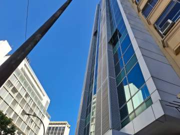 SALA COMERCIAL CENTRO - PRÓXIMO EMBAIXADAS E FORUM - PREDIO LUXO - VAZIA - FRENTE - JBF71763