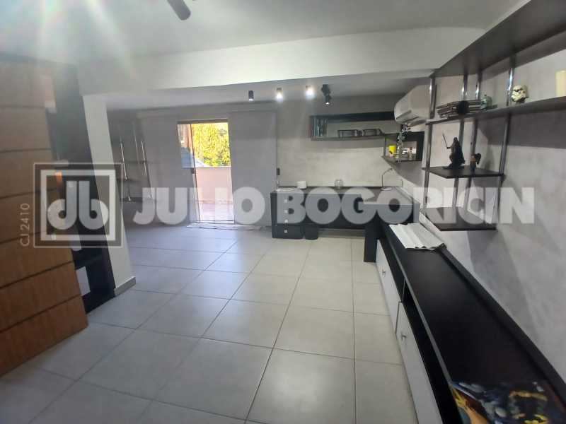 CASA LAGOA MAR TERCEIRO PISO 2 - 22