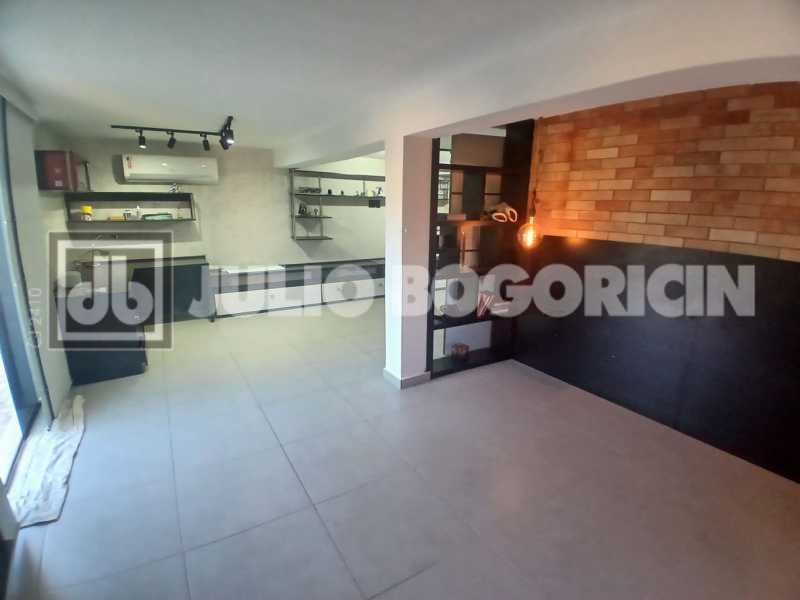 CASA LAGOA MAR TERCEIRO PISO 3 - 23