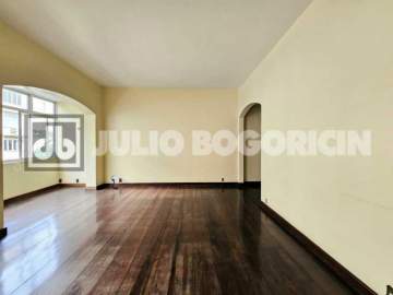 Ótima localização - Apartamento amplo, salão quatro quartos, suíte, dependência completa. Vaga de garagem. - JBIPA42029