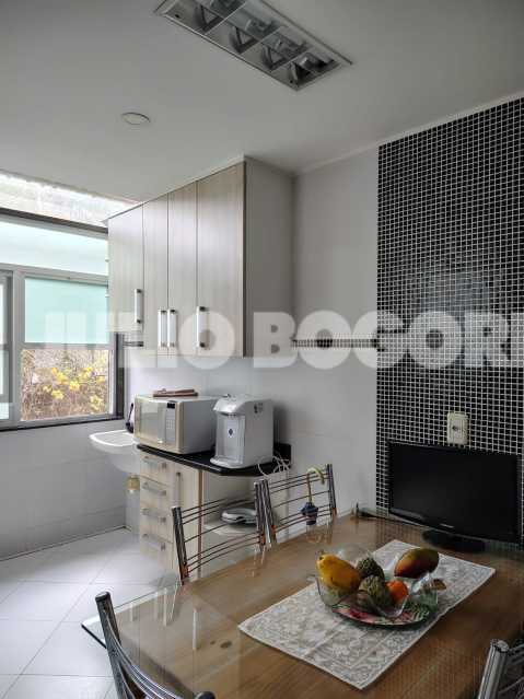 1adfda89-ef2c-49f0-9e2e-b82bbb - 21