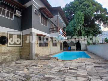 Ótima localização - Casa à Venda em Pechincha Com 5 Quartos 2 Suítes Piscina e Quintal - JBJ601820