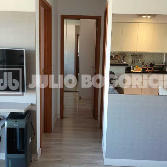Conheça 385d80a7-308b-4010-bbd7-7ef3f3 do imóvel - APARTAMENTO VARANDA SOL MANHÃ SALA 2 AMBIENTES 2 QUARTOS SENDO 1 SUITE ARMARIOS, COZINHA AMERICANA, ÁREA DE SERVIÇO, 1 VAGA CONDOMÍNIO TOTAL INFRA E SEGURANÇA - JBRB214282 - 7 385d80a7-308b-4010-bbd7-7ef3f3 - 7