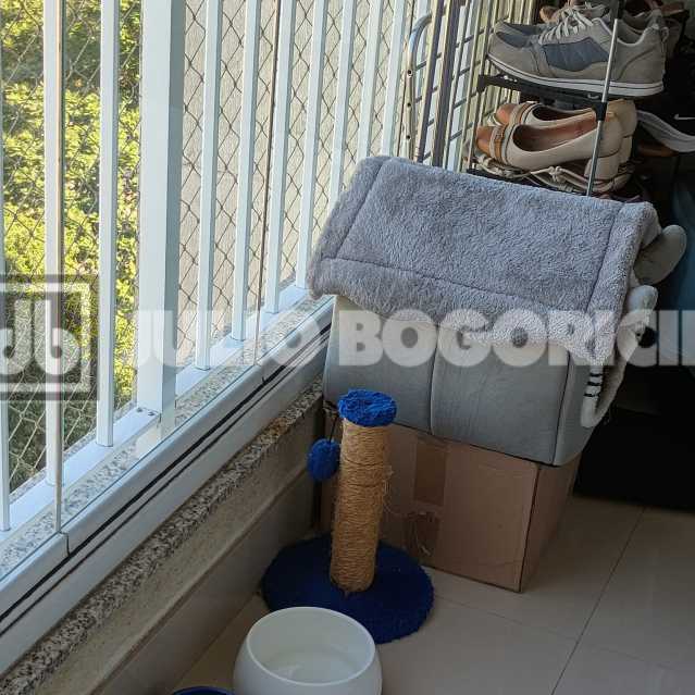 Conheça a6ddfea4-8ad1-4525-addf-99295f do imóvel - APARTAMENTO VARANDA SOL MANHÃ SALA 2 AMBIENTES 2 QUARTOS SENDO 1 SUITE ARMARIOS, COZINHA AMERICANA, ÁREA DE SERVIÇO, 1 VAGA CONDOMÍNIO TOTAL INFRA E SEGURANÇA - JBRB214282 - 25 a6ddfea4-8ad1-4525-addf-99295f - 25