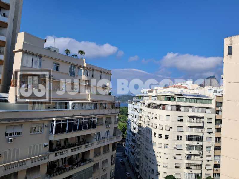 0d987fcd-447d-49c2-af14-f7607e - 11