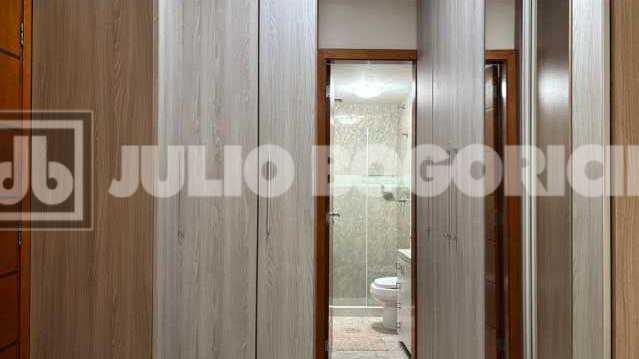 12 ENT BAN SUITE. - 12