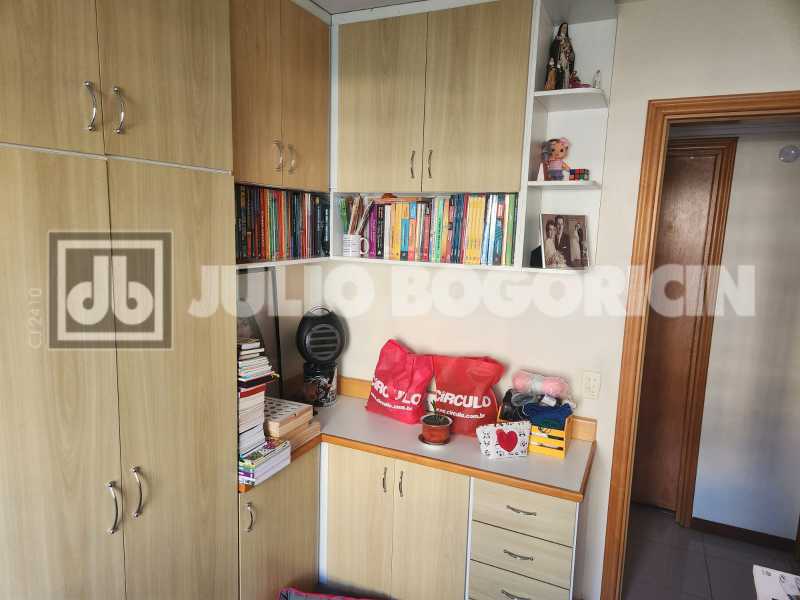 Quarto auxiliar 2. - 17