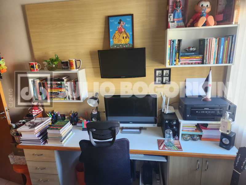 Quarto auxiliar 3. - 16