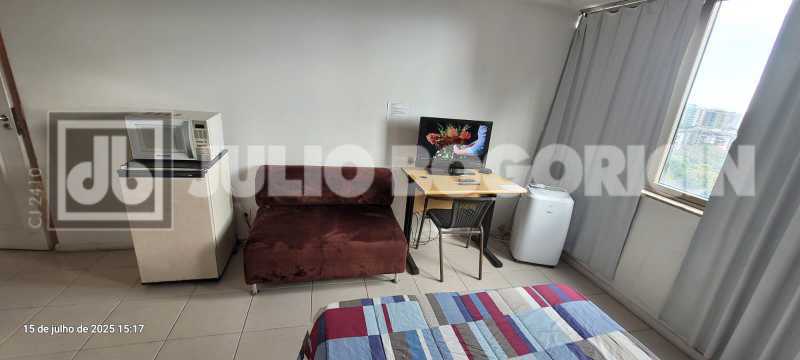 8d971104-ea61-49a3-9c8d-fdf940 - 9