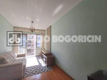 Imperdível - Otimo imóvel em localização de muito valor no Bairro do Flamengo rua tranquila , pertinho de tudo de bom que existe no Bairro , varanda ,sala ampla 03qtos suíte , copa cozinha dependências completas 02 vagas - JBF38046