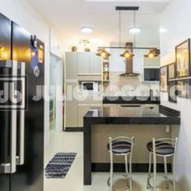 original894867767-875.37761608 - 21