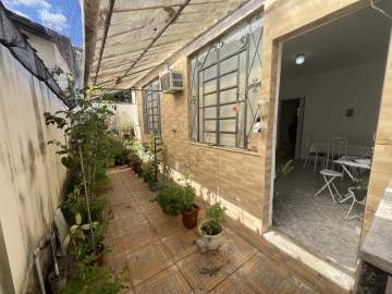 Casa em Condomínio : Linear / Residencial / Jardim Guanabara - JBI61648