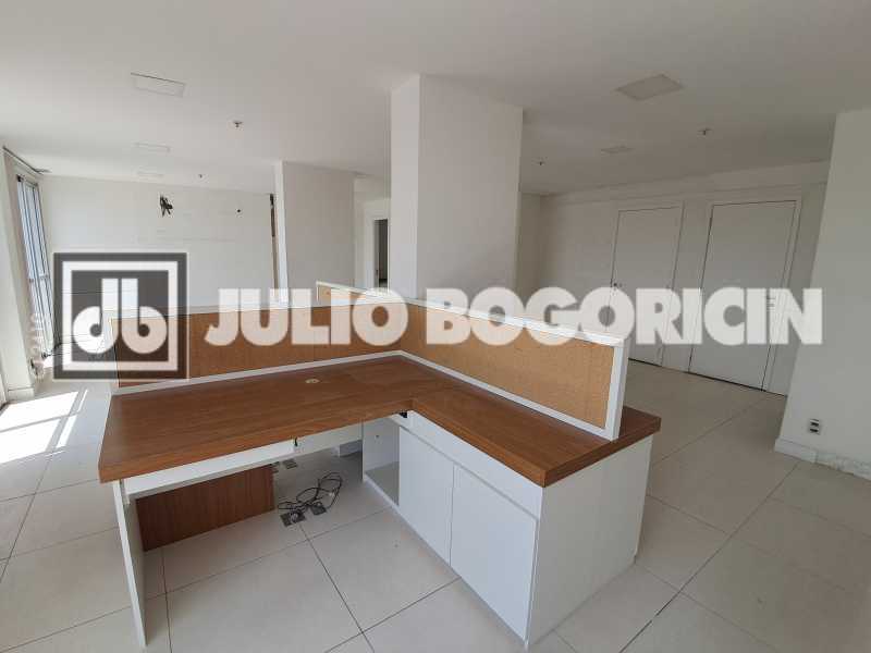 Conheça 01 4 do imóvel - OPORTUNIDADE IMPERDÍVEL JUNTO AO SHOPPING TIJUCA ! SALA COMERCIAL, VAZIA, MATINAL, VAGA ESCRITURADA, PORTARIA 24 HORAS - JBT71739 - 4 01 4 - 4