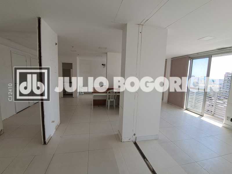 Conheça 01 24 do imóvel - OPORTUNIDADE IMPERDÍVEL JUNTO AO SHOPPING TIJUCA ! SALA COMERCIAL, VAZIA, MATINAL, VAGA ESCRITURADA, PORTARIA 24 HORAS - JBT71739 - 24 01 24 - 24