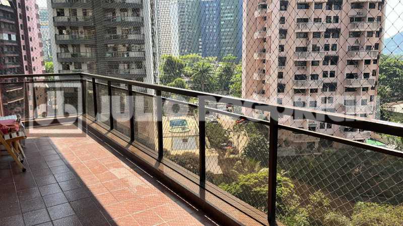 ebe46de1-79c3-495f-b131-1b6e3b - 3