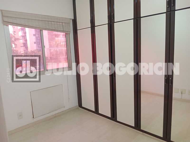 7d8f4b32-632f-4770-9c10-59e7d7 - 13