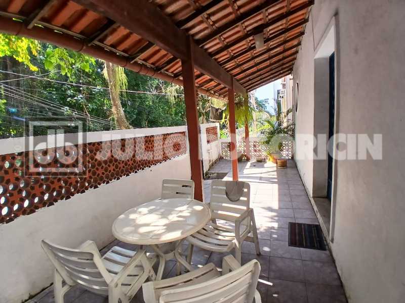 8a67017d-9bad-48c1-882a-0a4a69 - 3