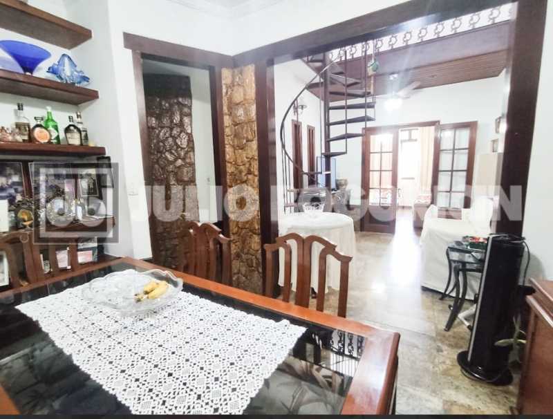 WhatsApp Image 2025-11-12 at 1 - 8