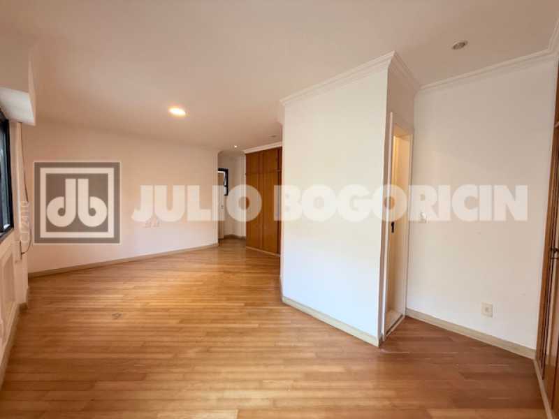 Suíte Piso 1 - 13