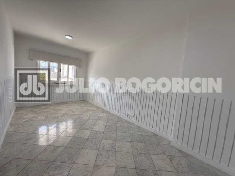 Suíte Piso 2 - 18