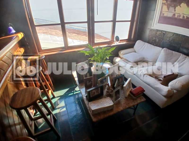 25f23df6-62d1-4670-b4d5-e7b1a5 - 9