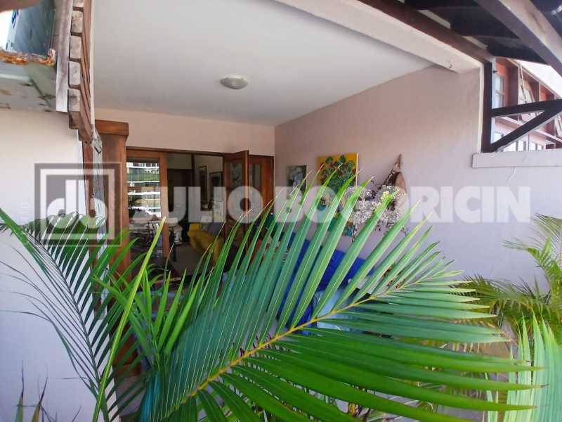 0233c278-a971-46a8-a325-e1a0c4 - 1