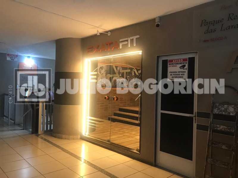 Conheça 33. do imóvel - Laranjeiras Conjugado dividido sala e quarto reformado fundos silencioso andar alto portaria 24hs - JBF16815 - 32 33. - 32