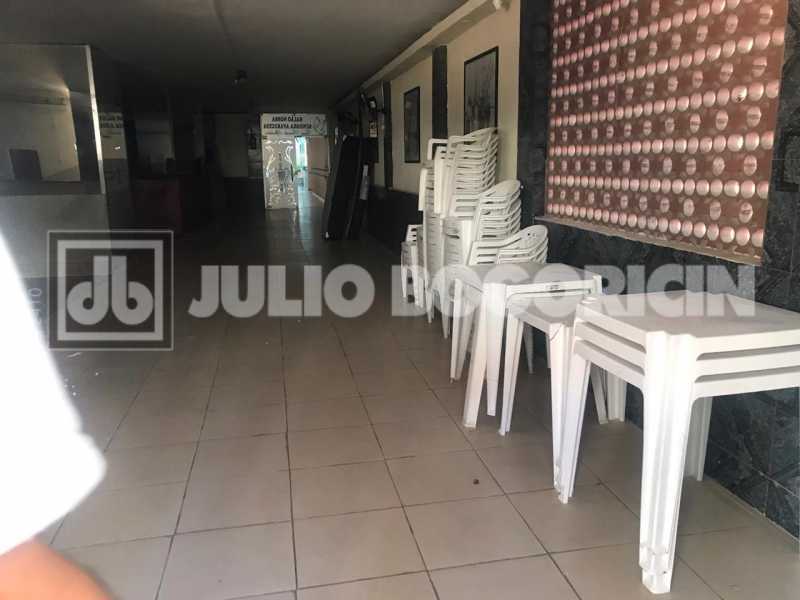 Conheça 34. do imóvel - Laranjeiras Conjugado dividido sala e quarto reformado fundos silencioso andar alto portaria 24hs - JBF16815 - 33 34. - 33