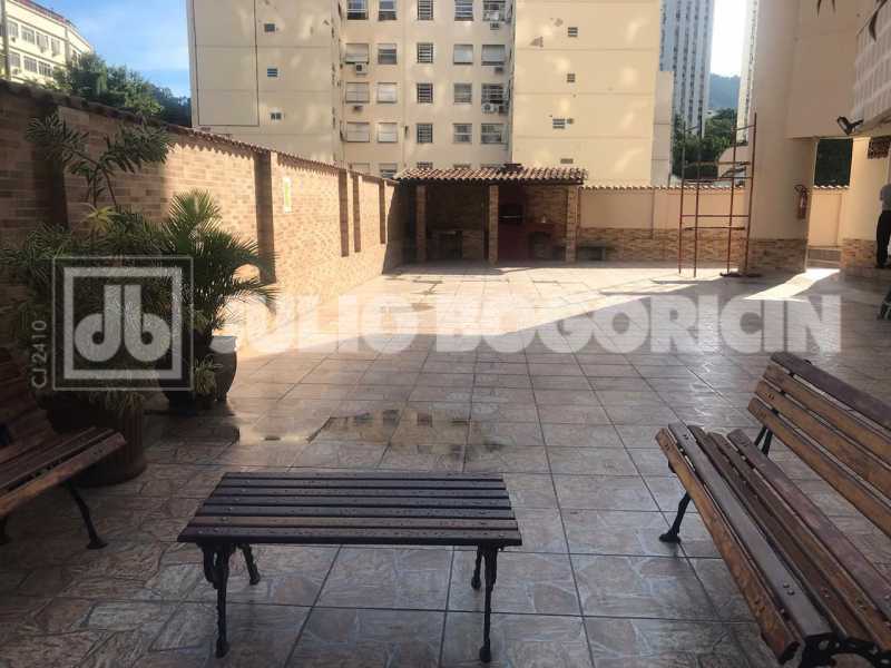 Conheça 35. do imóvel - Laranjeiras Conjugado dividido sala e quarto reformado fundos silencioso andar alto portaria 24hs - JBF16815 - 34 35. - 34