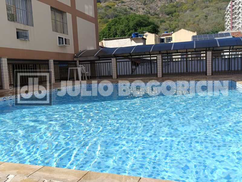 24 PISCINA. - 24