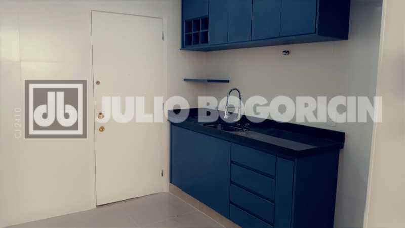 d37f044e-df36-41e1-bdd8-fff5f0 - 24