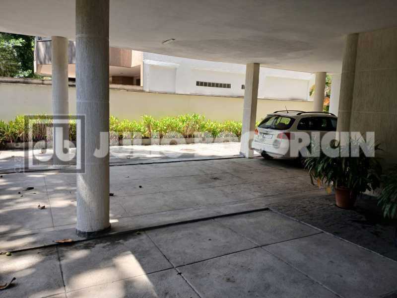 ecd17652-8d4c-4999-8a93-b17397 - 27