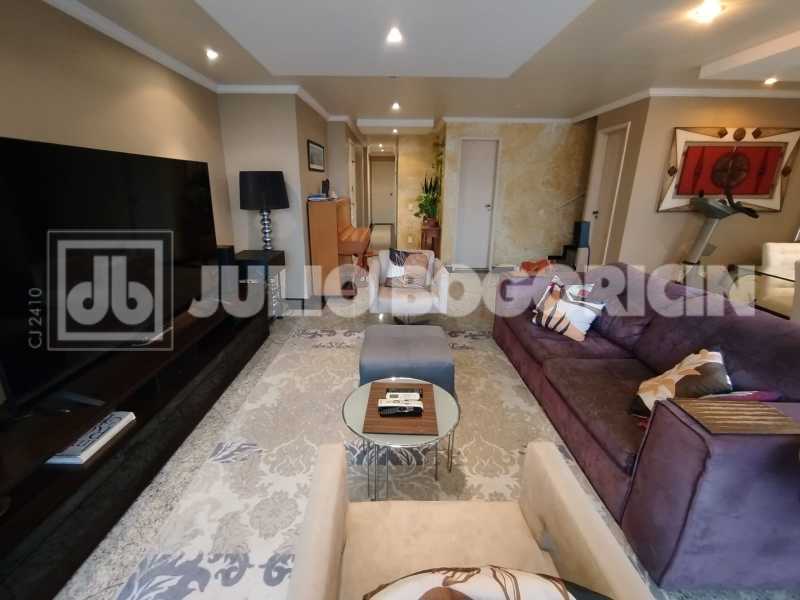 b959e297-6979-402a-9146-05d622 - 3