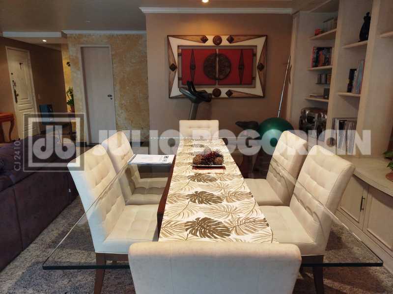 d79c0169-5e24-47c8-b28b-875d43 - 2