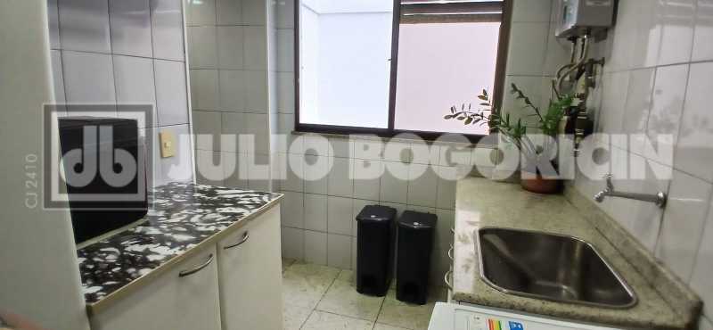 f86d8985-a803-4bcf-8fa0-de3716 - 18