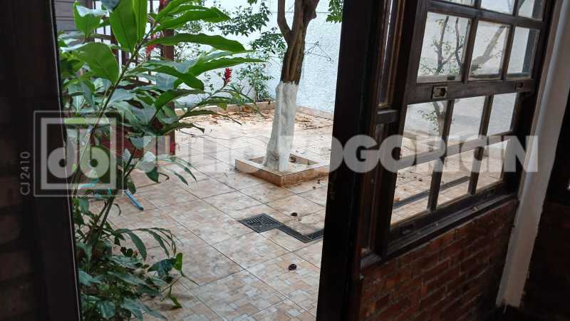 21APARTAMENTO - TIPO CASA - PR - 21