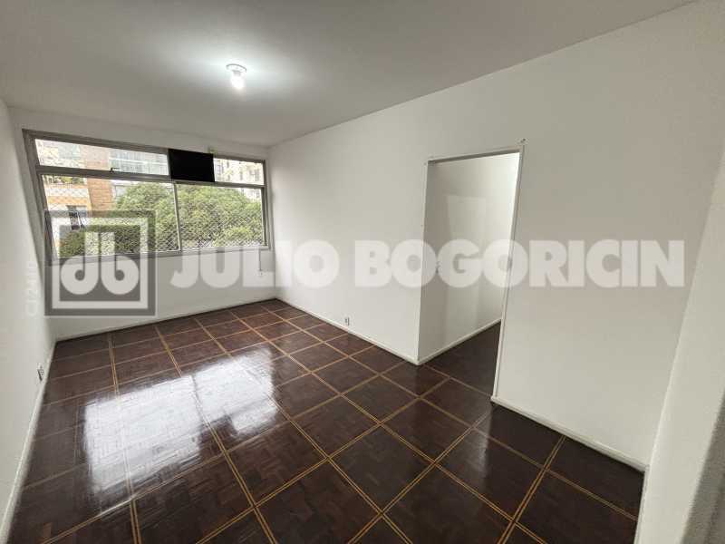 Conheça IMG_0773. do imóvel - Rua Martins Pena, 3 quartos com suite, frente, 1 vaga na escritura, Vazio, Coladinho com o Metro Afonso Pena, Oportunidade!!!! - JBAP304886 - 2 IMG_0773. - 2