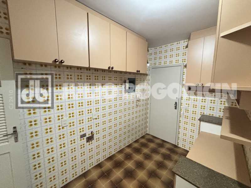 Conheça IMG_0792. do imóvel - Rua Martins Pena, 3 quartos com suite, frente, 1 vaga na escritura, Vazio, Coladinho com o Metro Afonso Pena, Oportunidade!!!! - JBAP304886 - 20 IMG_0792. - 20