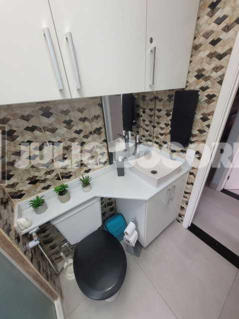 ae3f64fb-1c36-4e1b-93db-501939 - 23