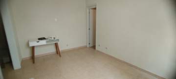 Oportunidade - Apartamento em ótimo estado, 2 quartos, dependência. Excelente localização. Farta condução e comércio. - JBT207173